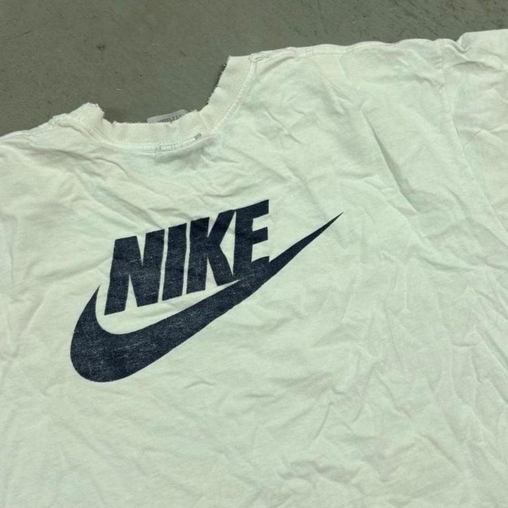 Vintage y2k White and Navy‎ Nike Tee - Picture 2 of 3